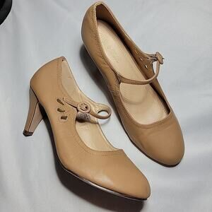 Chase and Chloe Shoes Size 10 Mary Jane Pumps Nude Patent Kimmy 21